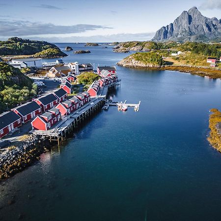 Nyvagar Rorbuhotell - By Classic Norway Hotels Kabelvag Bagian luar foto