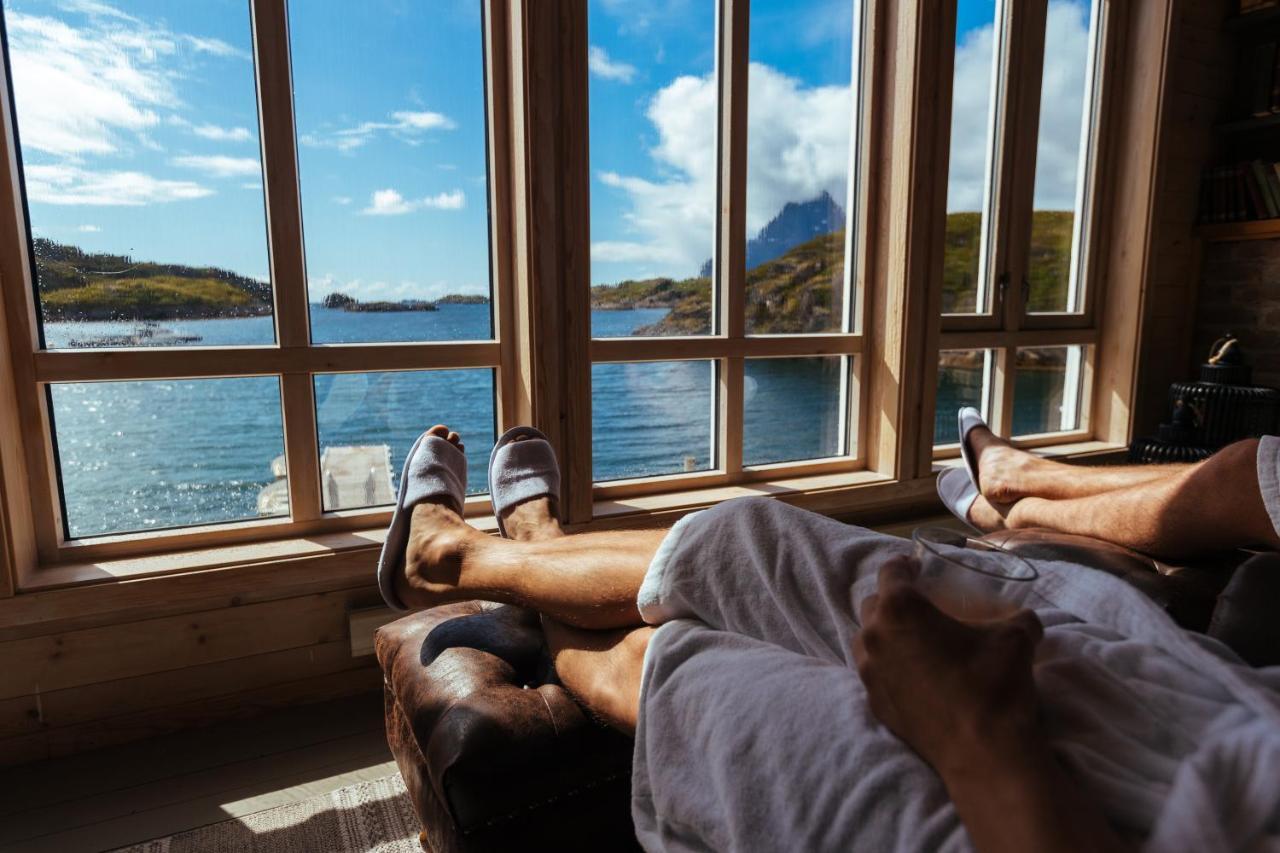 Nyvagar Rorbuhotell - By Classic Norway Hotels Kabelvag Bagian luar foto