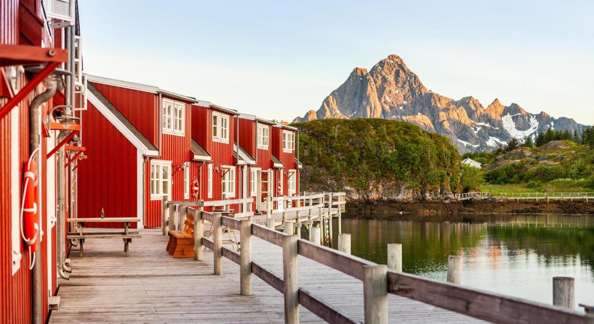Nyvagar Rorbuhotell - By Classic Norway Hotels Kabelvag Bagian luar foto