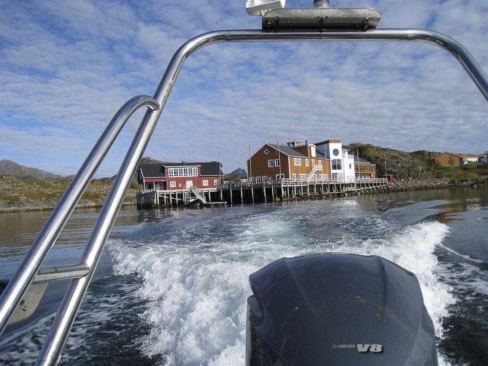 Nyvagar Rorbuhotell - By Classic Norway Hotels Kabelvag Bagian luar foto