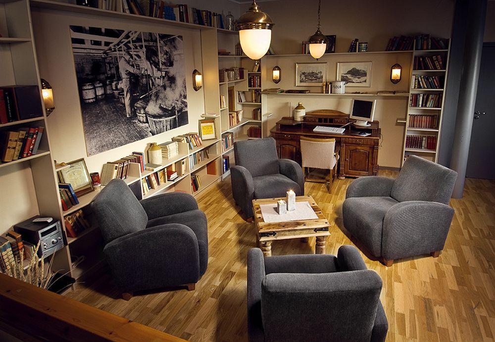 Nyvagar Rorbuhotell - By Classic Norway Hotels Kabelvag Bagian luar foto
