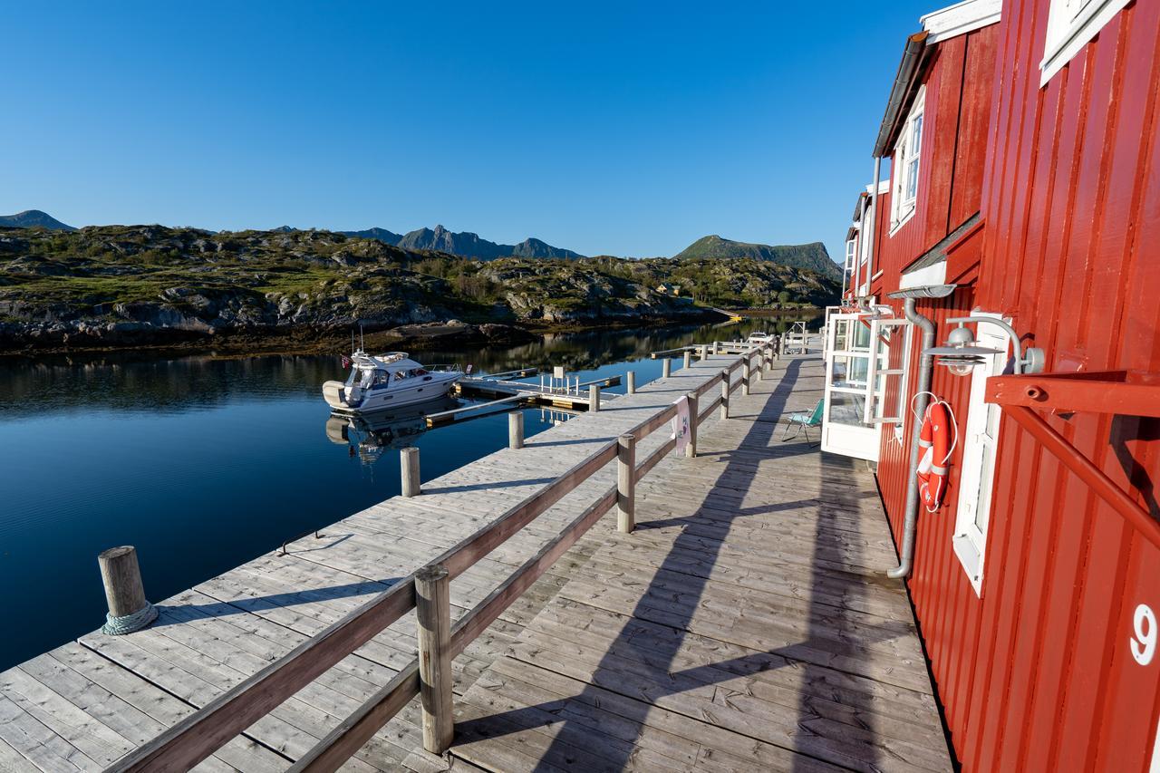 Nyvagar Rorbuhotell - By Classic Norway Hotels Kabelvag Bagian luar foto