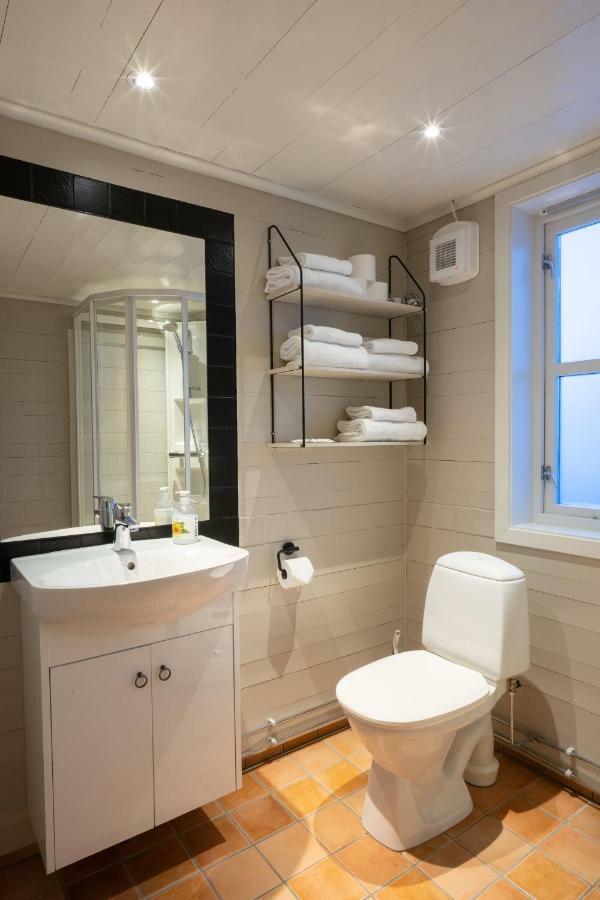 Nyvagar Rorbuhotell - By Classic Norway Hotels Kabelvag Bagian luar foto