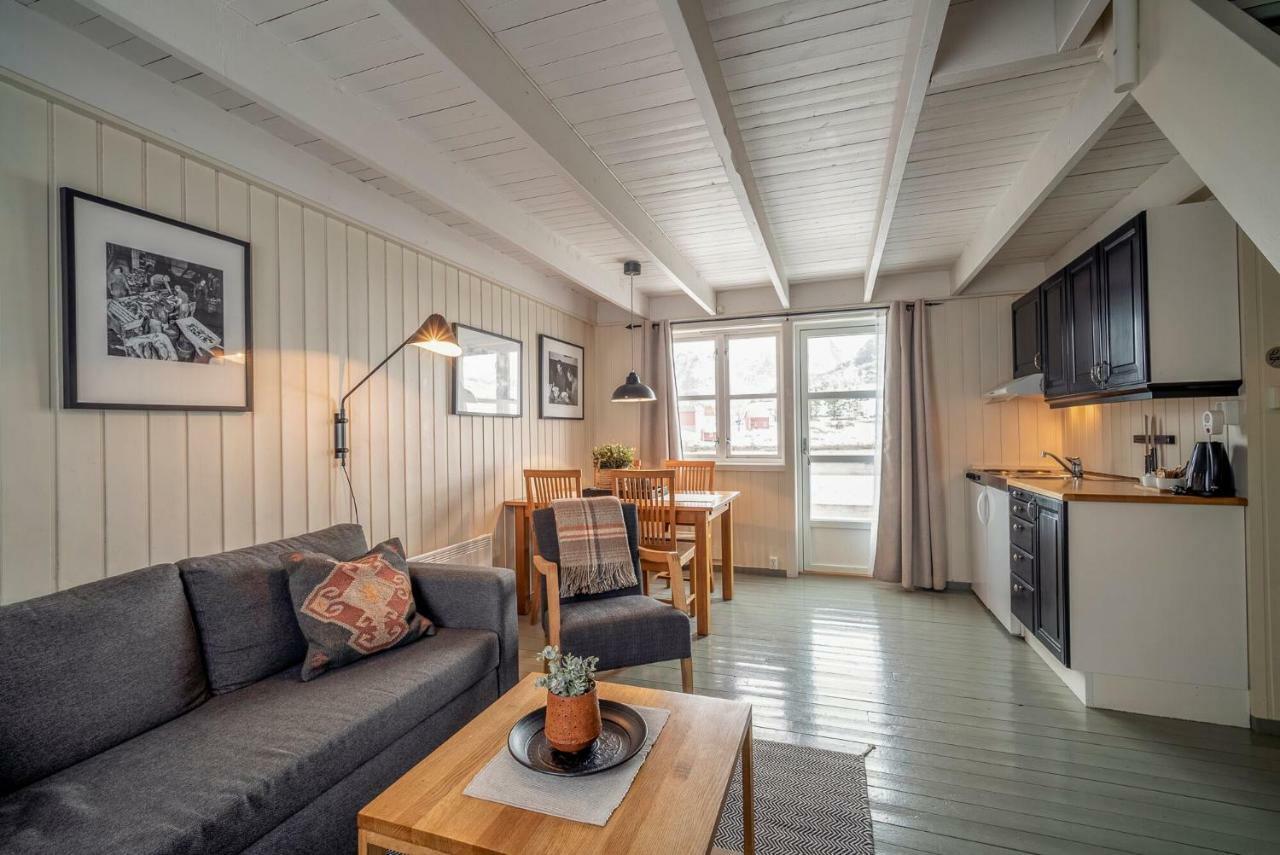 Nyvagar Rorbuhotell - By Classic Norway Hotels Kabelvag Bagian luar foto