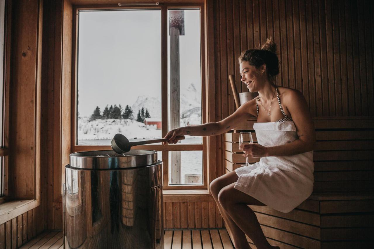 Nyvagar Rorbuhotell - By Classic Norway Hotels Kabelvag Bagian luar foto