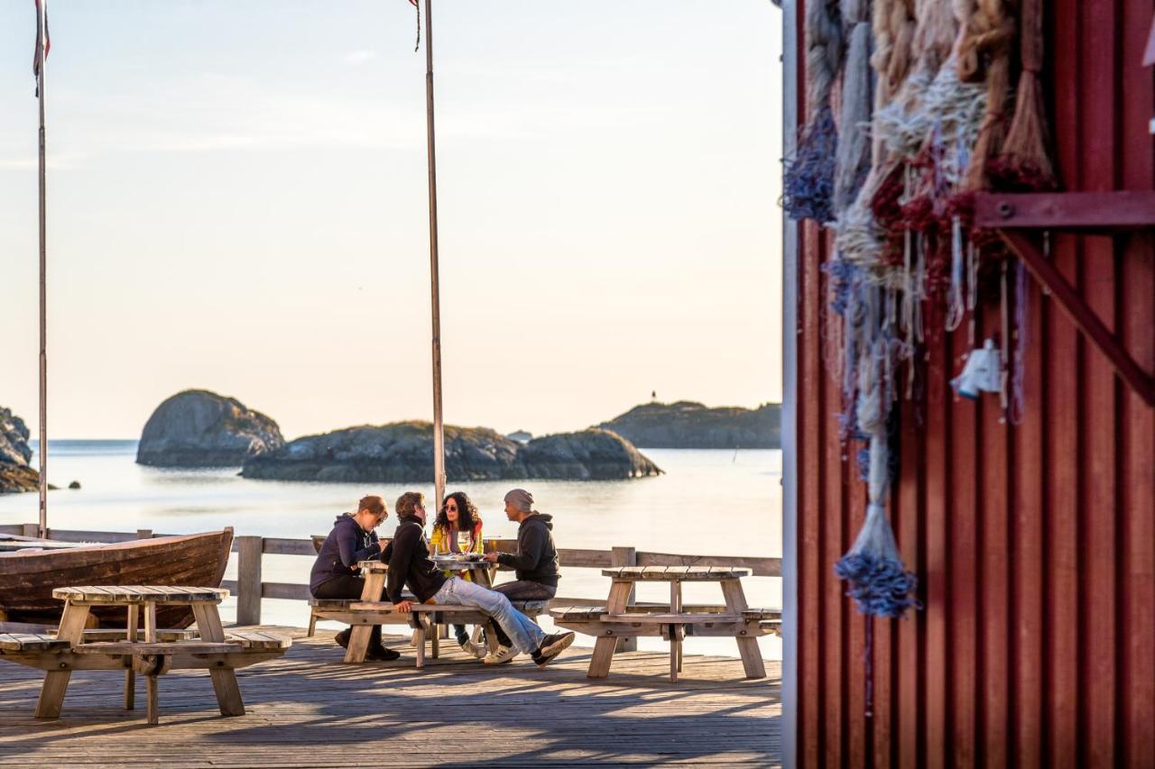 Nyvagar Rorbuhotell - By Classic Norway Hotels Kabelvag Bagian luar foto